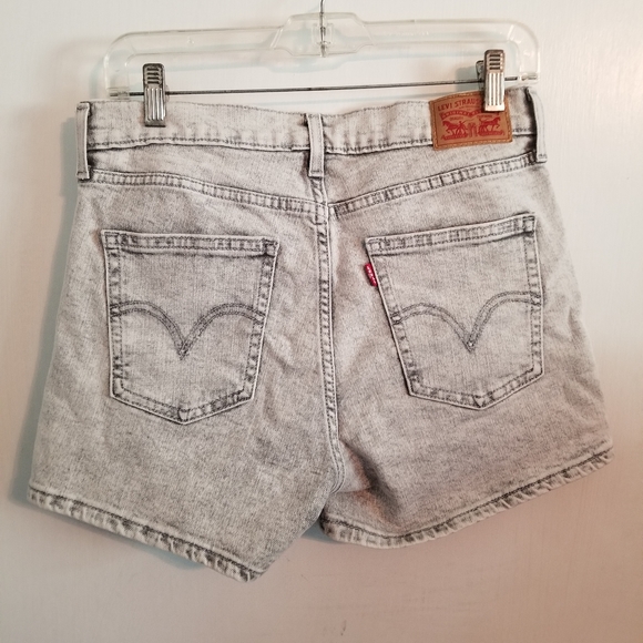 Levi's Pants - Levi's high waisted shorts